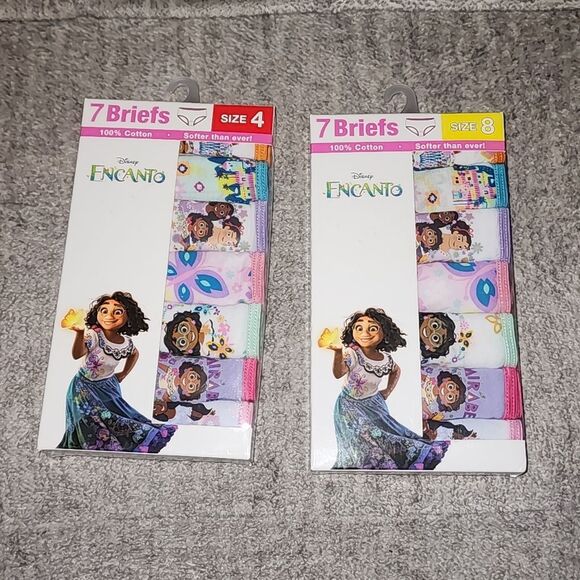 Girls Encanto 7 Pack Character Underwear, Size 8 - Picture 6 of 9